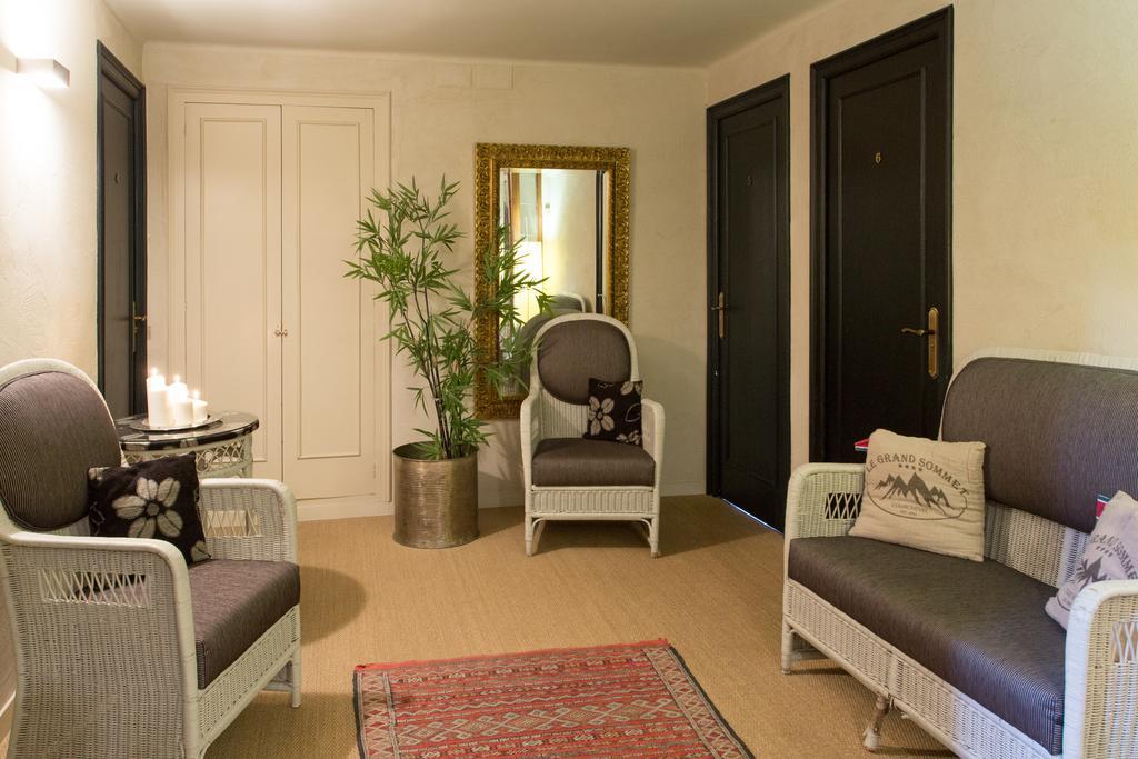 Hostal De La Placa Cabrils Kültér fotó