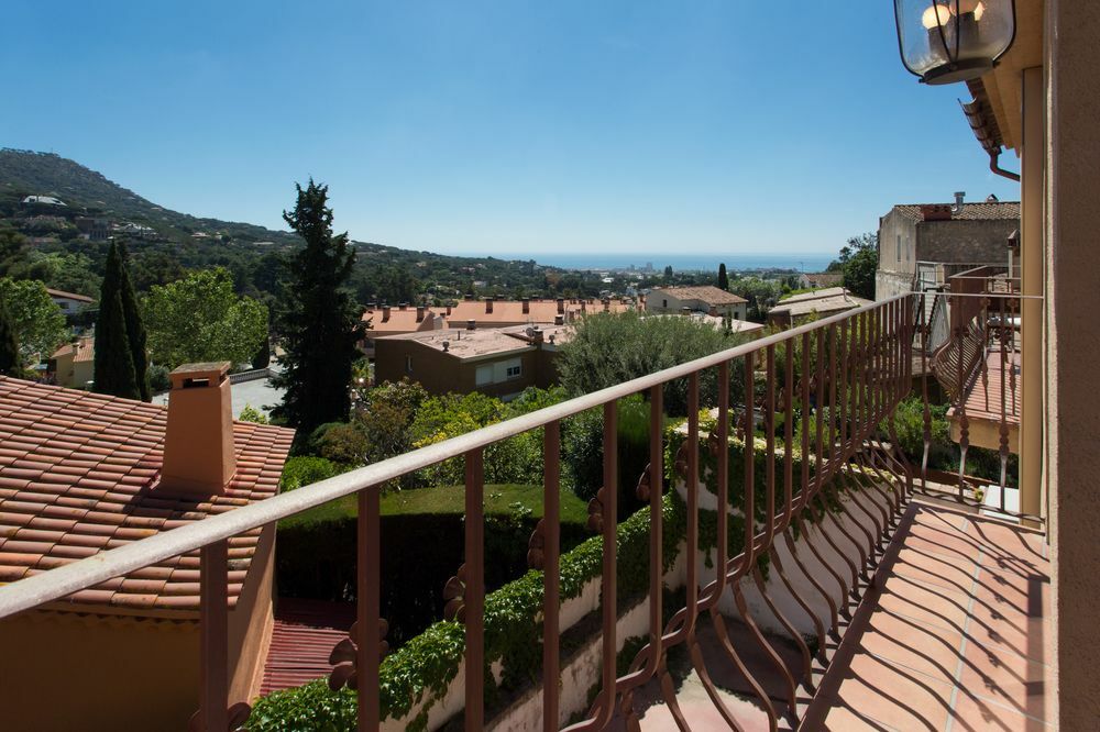 Hostal De La Placa Cabrils Kültér fotó